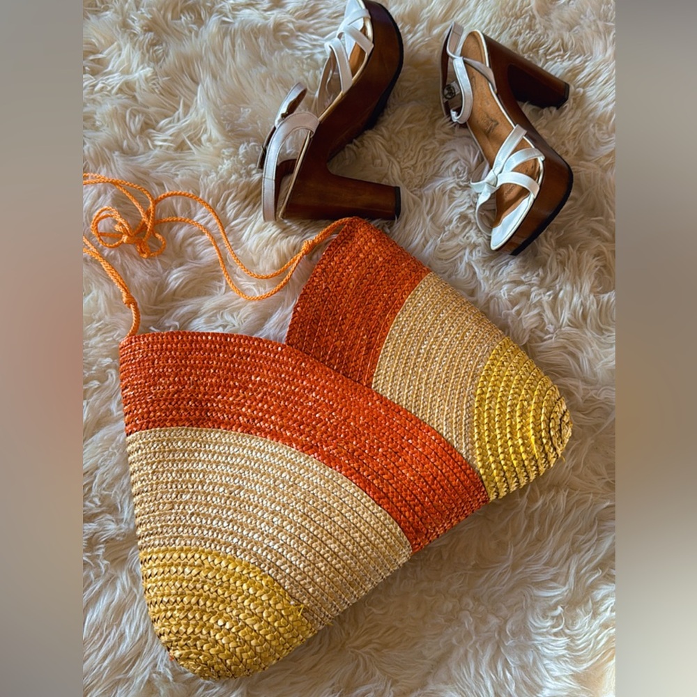 Vintage MCI Shoulder Bag 🧡💛🤍